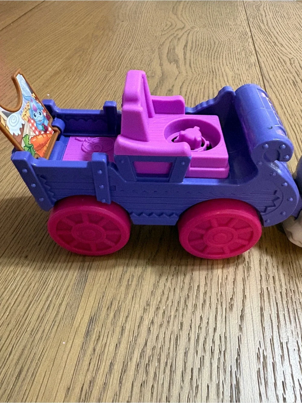 Little People Purple & Pink frozen sleigh with Sven Playset